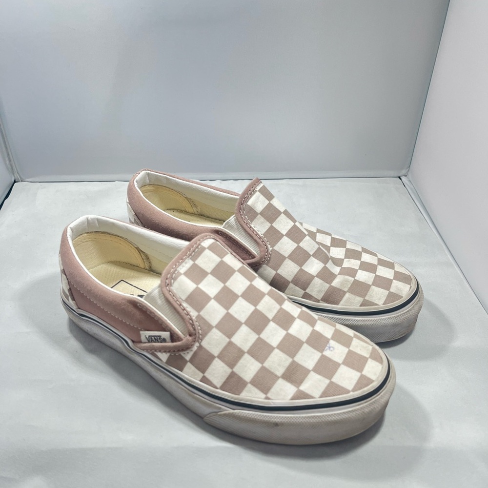 vans, kids checkerboard slip on shoes, light pink and white